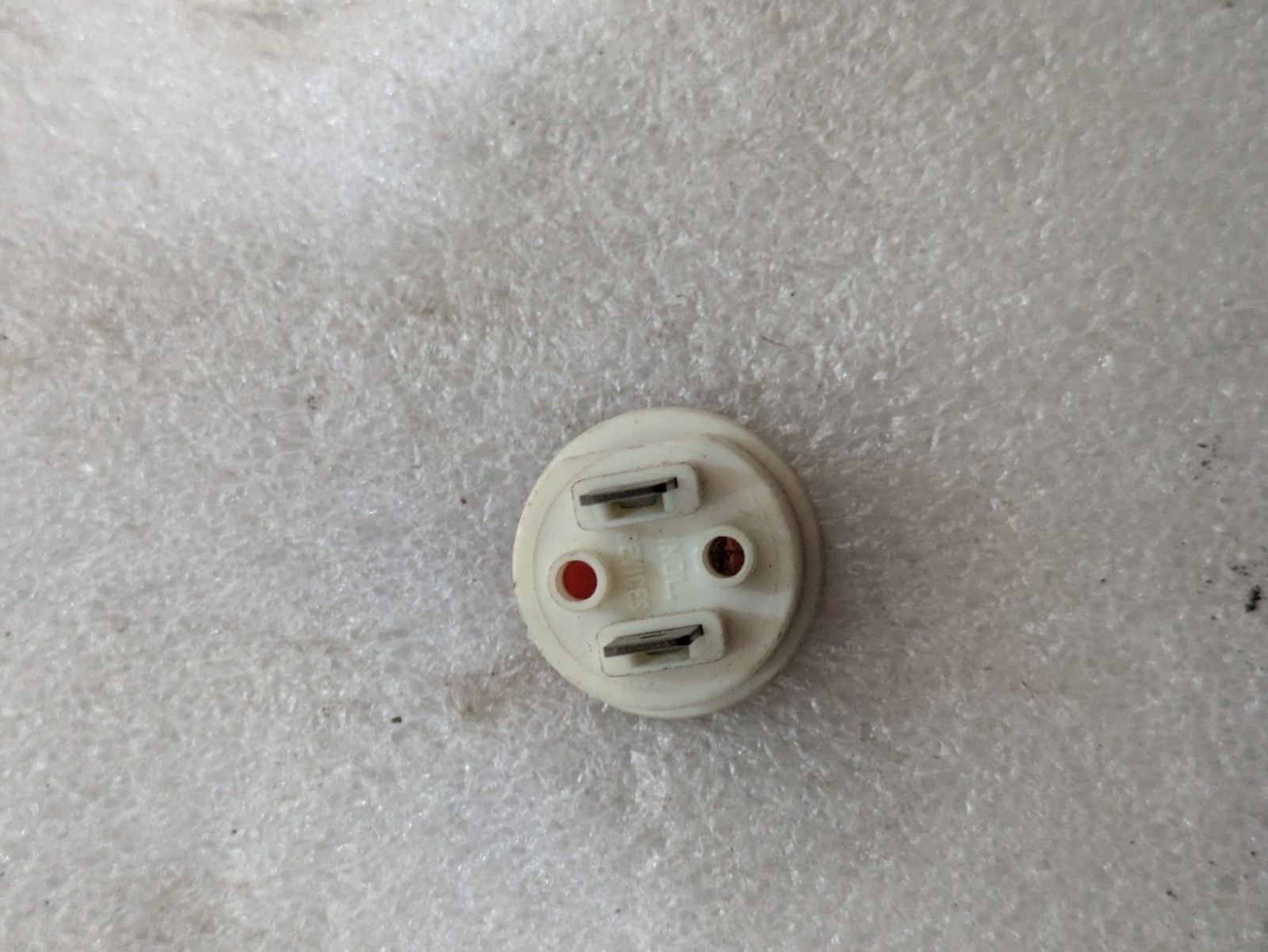 Chicago Miniature 2620QK1 Red Neon Panel Indicator Light 125VAC Industrial OEM
