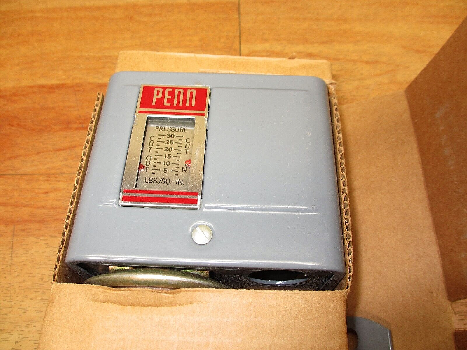 Johnson Controls P67EA-5 *NEW* Penn-Baso Pressure Control