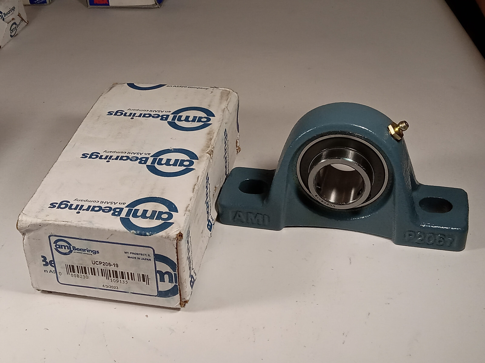 1 NEW AMI BEARINGS UCP206-19 1-3/16 2 BOLT PILLOW BLOCK BALL NIB ***MAKE OFFER**