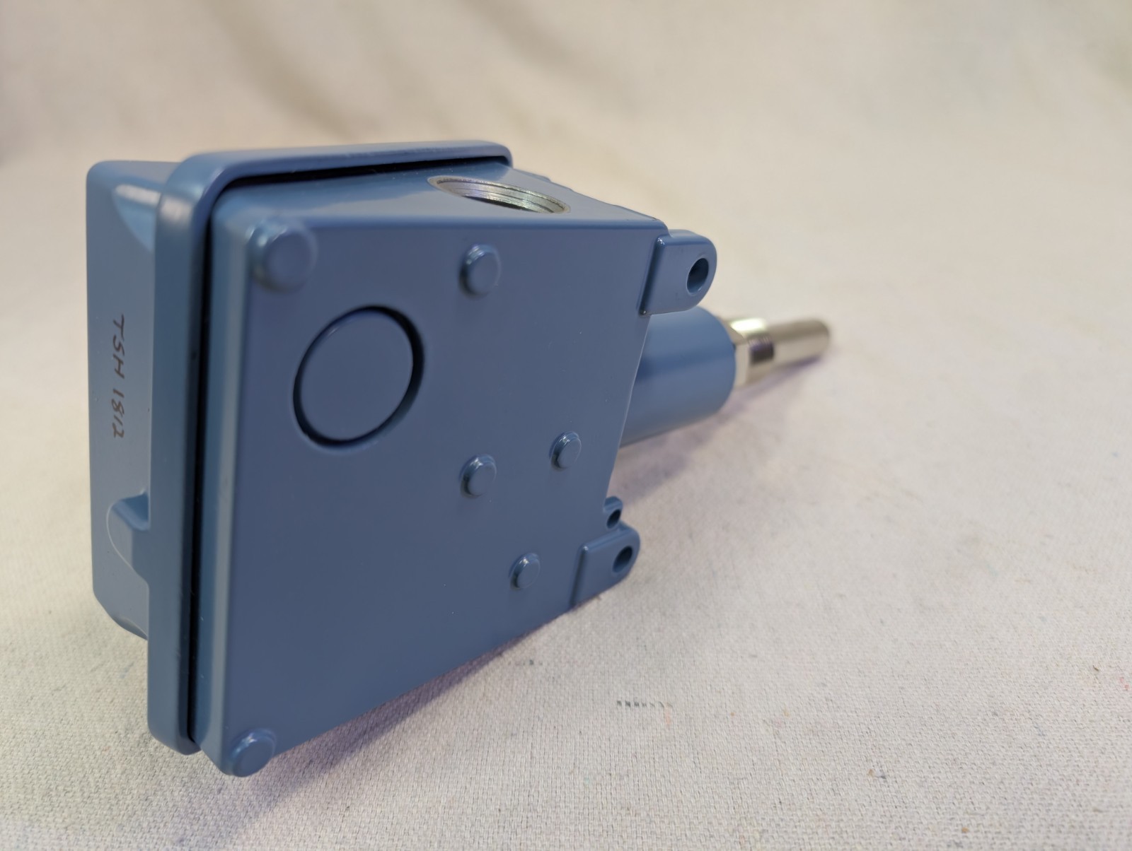 UE United Electric B100-121 Temperature Switch 200 DEG F TO 425 DEG Adjustable