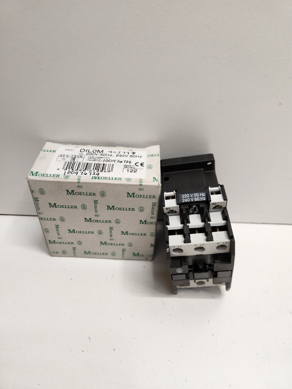 NEW IN BOX! MOELLER 35A 3POLE 220/240V COIL CONTACTOR DIL0M-220V/50HZ-240V/60HZ