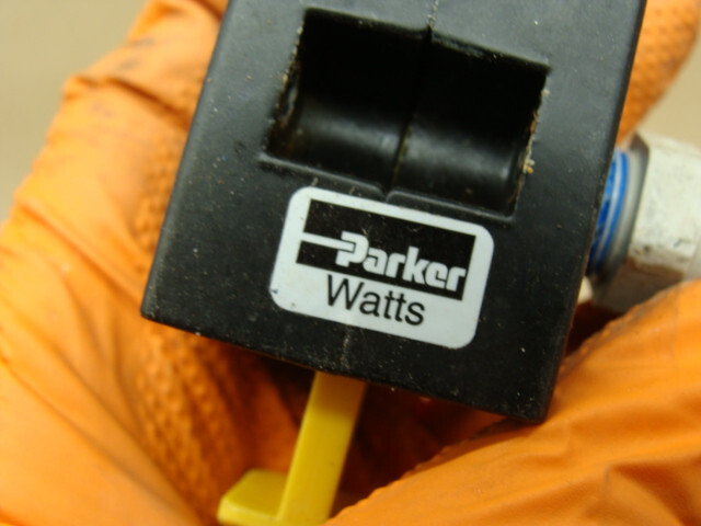 LOT OF 2 PARKER WATTS SLIDE VALVES 1/4″ NPT 300PSI 2 PORTS SV35-02