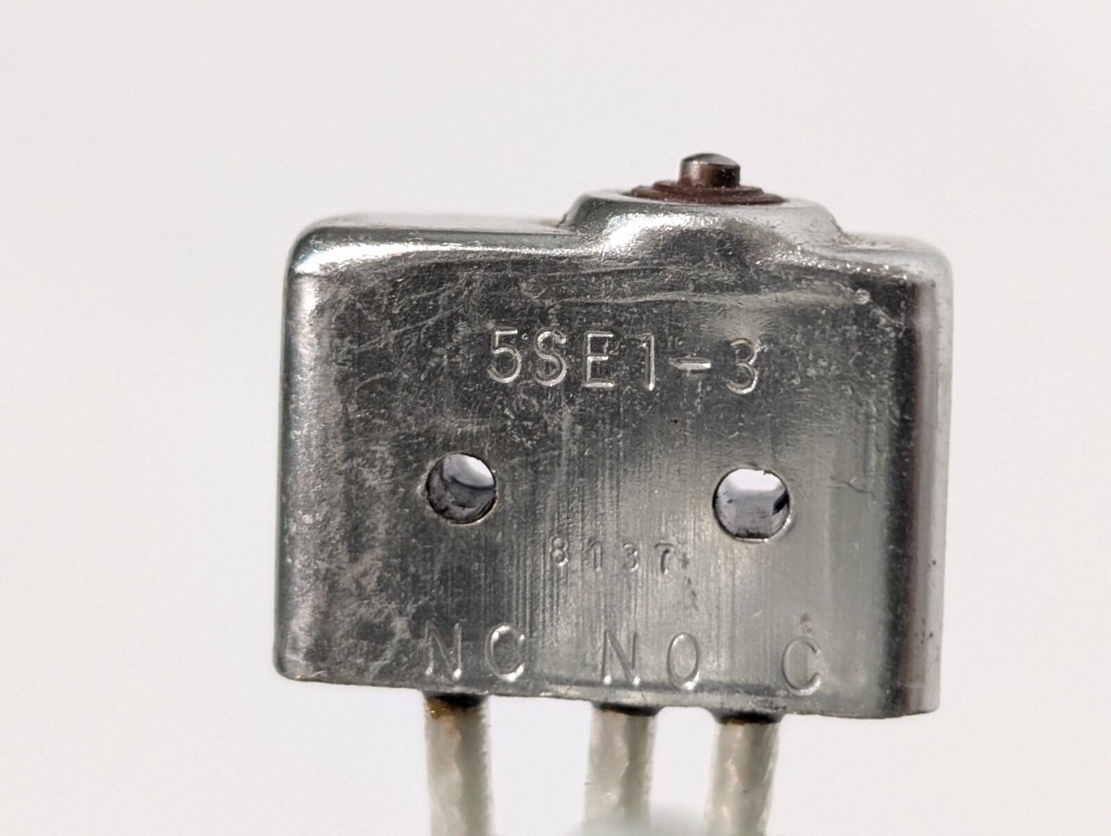 Micro USA 5SE1-3 8137 Snap Action Limit Switch, Harsh Conditions M508612-2-20-9