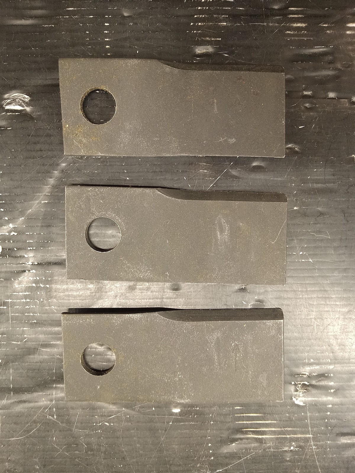 3 NEW A&I A-76N921 1 HOLE 2”x4 ¾” MOWER BLADES NNB ***MAKE OFFER***