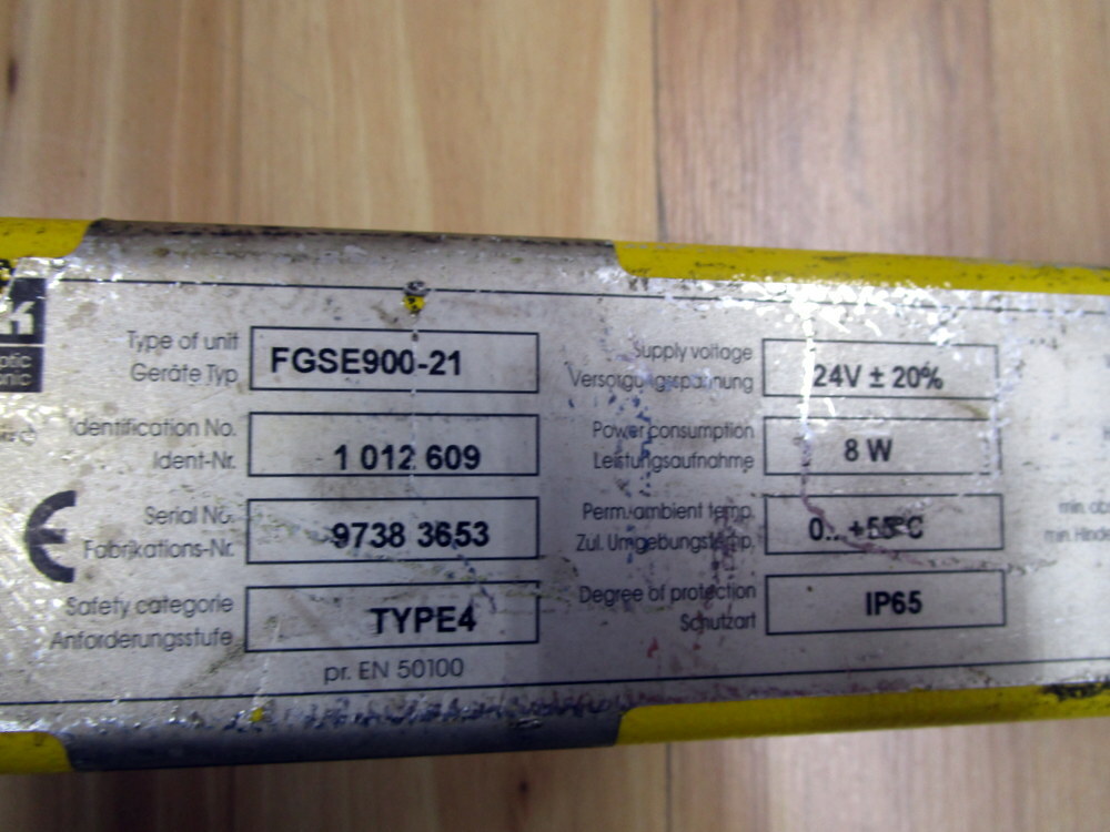 Sick Optic FGSE900-21 Light Curtain Receiver 1 012 609 W/O Top Connector