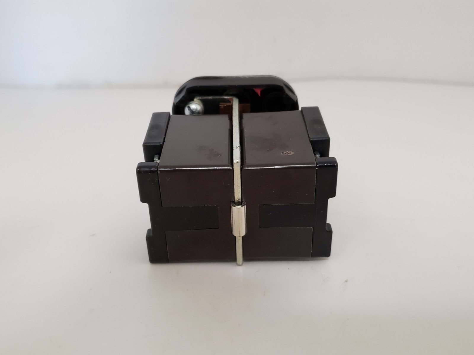 ALLEN BRADLEY 800T-A2N PUSH BUTTON MOMENTARY FLUSH HEAD BLACK 2NO 2NC SER T NIB