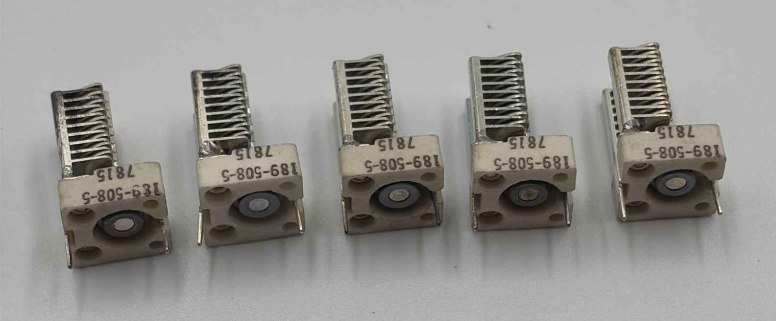 JOHNSON 189-0508-005 Qty of 5 per Lot VERITICAL PC MOUNT CAPACITOR NOS