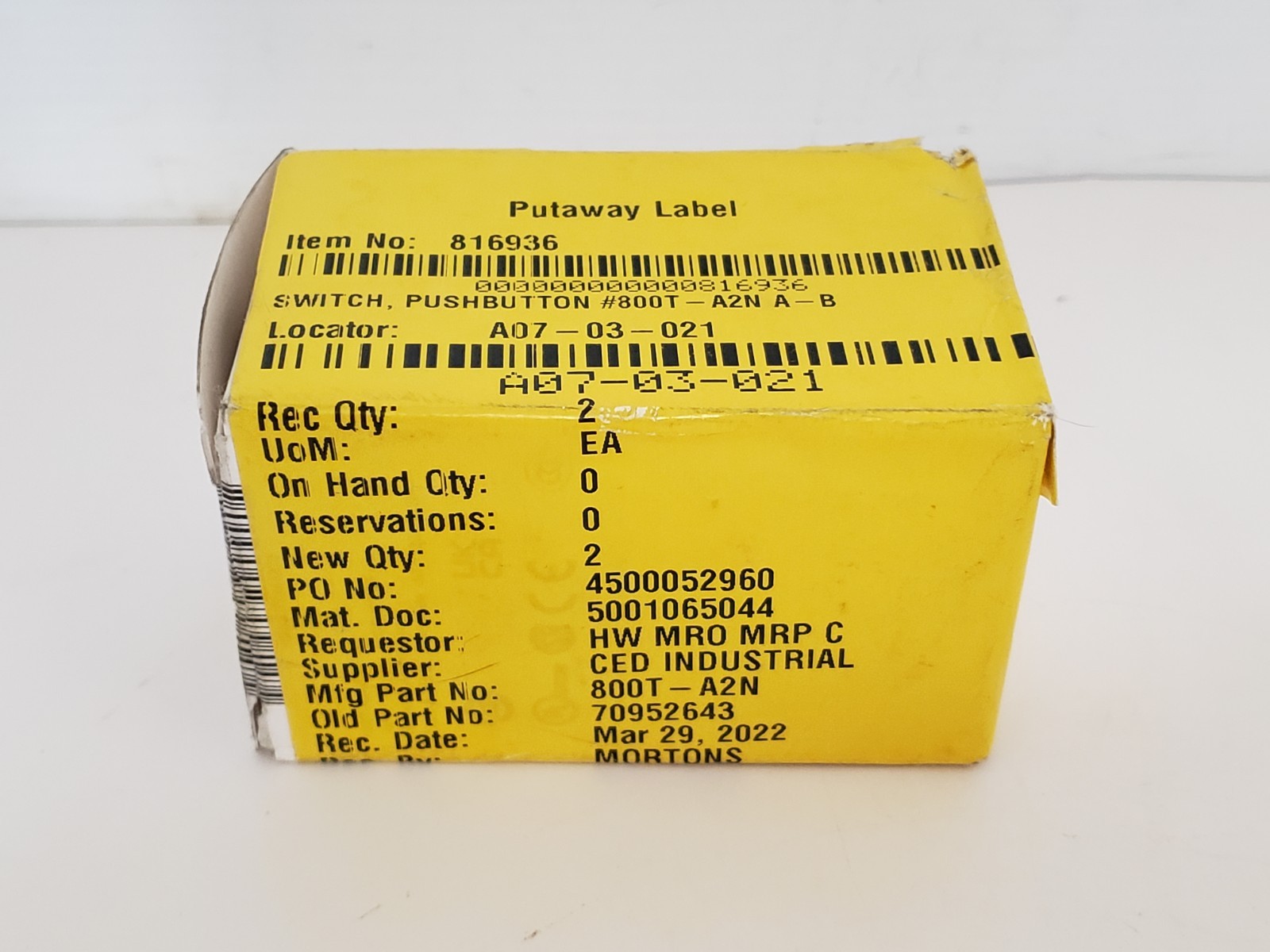 ALLEN BRADLEY 800T-A2N PUSH BUTTON MOMENTARY FLUSH HEAD BLACK 2NO 2NC SER T NIB