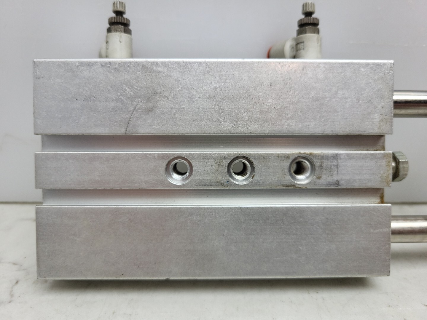 Festo DPZ-20-40-P-A Twin Cylinder Dual Piston 20mm Bore 40mm Stroke 32695 Used