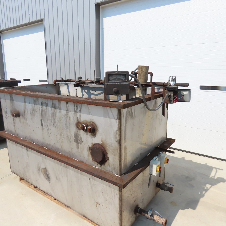 1000 Gallon Open Top Steel Waste Oil Recovery Storage Tank 96″ x 48″ x 96″H Tank