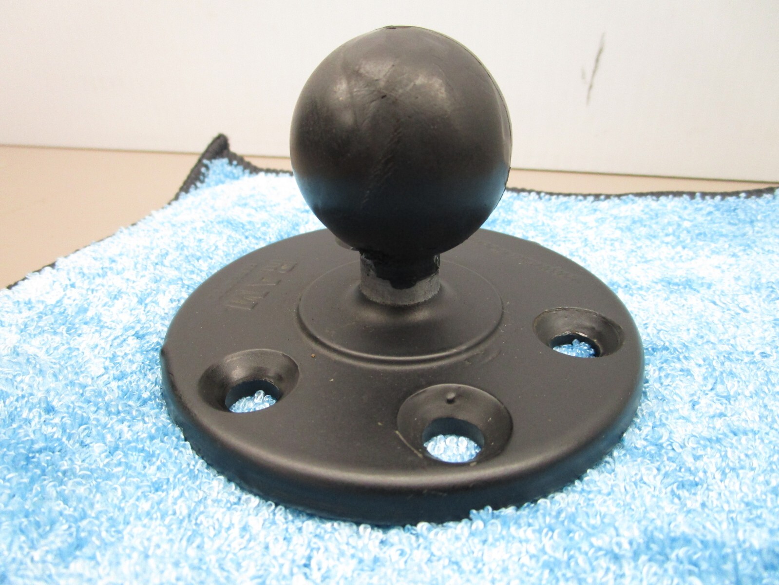 RAM Mount RAM-240U Large Round Plate with Ball C-Size 3.68″ Base 1.5″ Ball