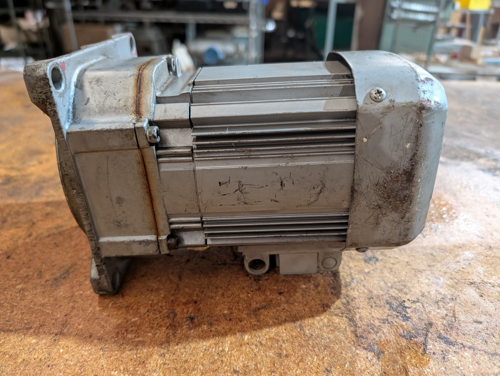MITSUBISHI GM-SF 0.2KW 3PH GEARED MOTOR 1:10 RATIO 200/220V JP44