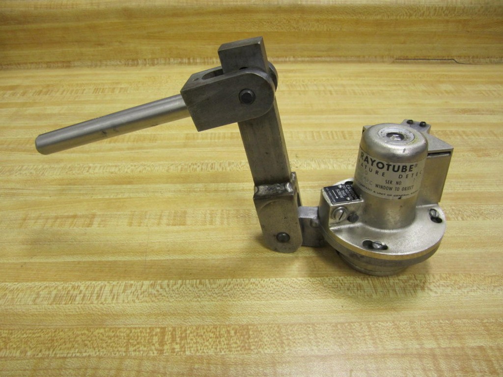 Leeds & Northrup 18890 Temperature Detector Missing Cover