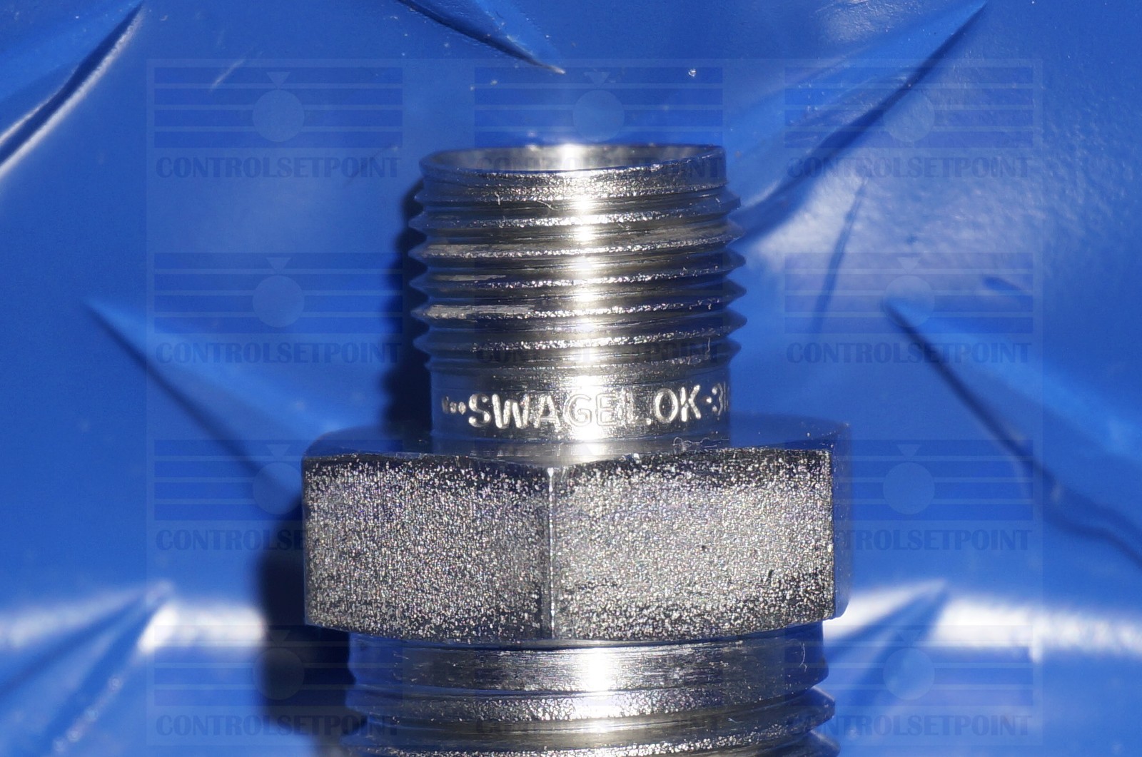 SWAGELOK 1/2″ NPT TO 3/8″ TUBE STRAIGHT MALE TO MALE 316 SST SS-600-18BT