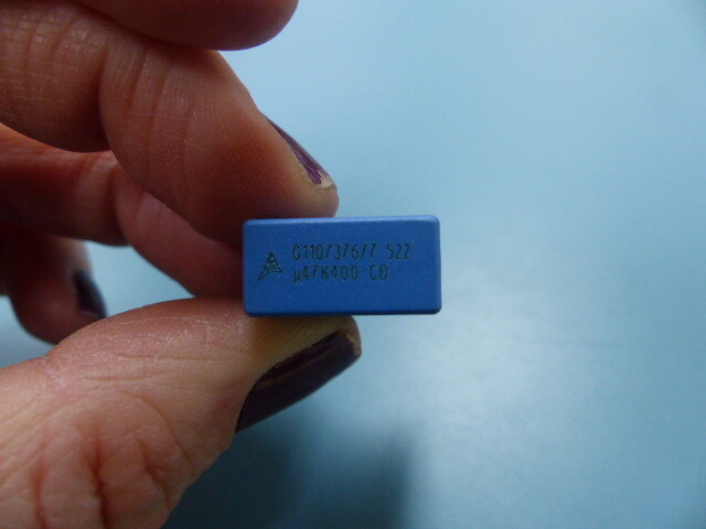 EPCOS B32522E6474K Qty of 25 per Lot 0.47�F Film Capacitor 200V 400V Polyester