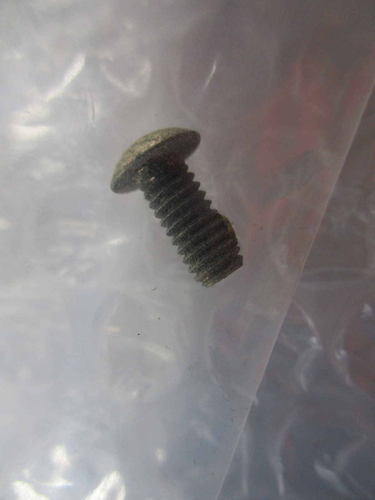 INDUSTRIAL SPARE AYV761D SCREW QTY OF 3 NSNP
