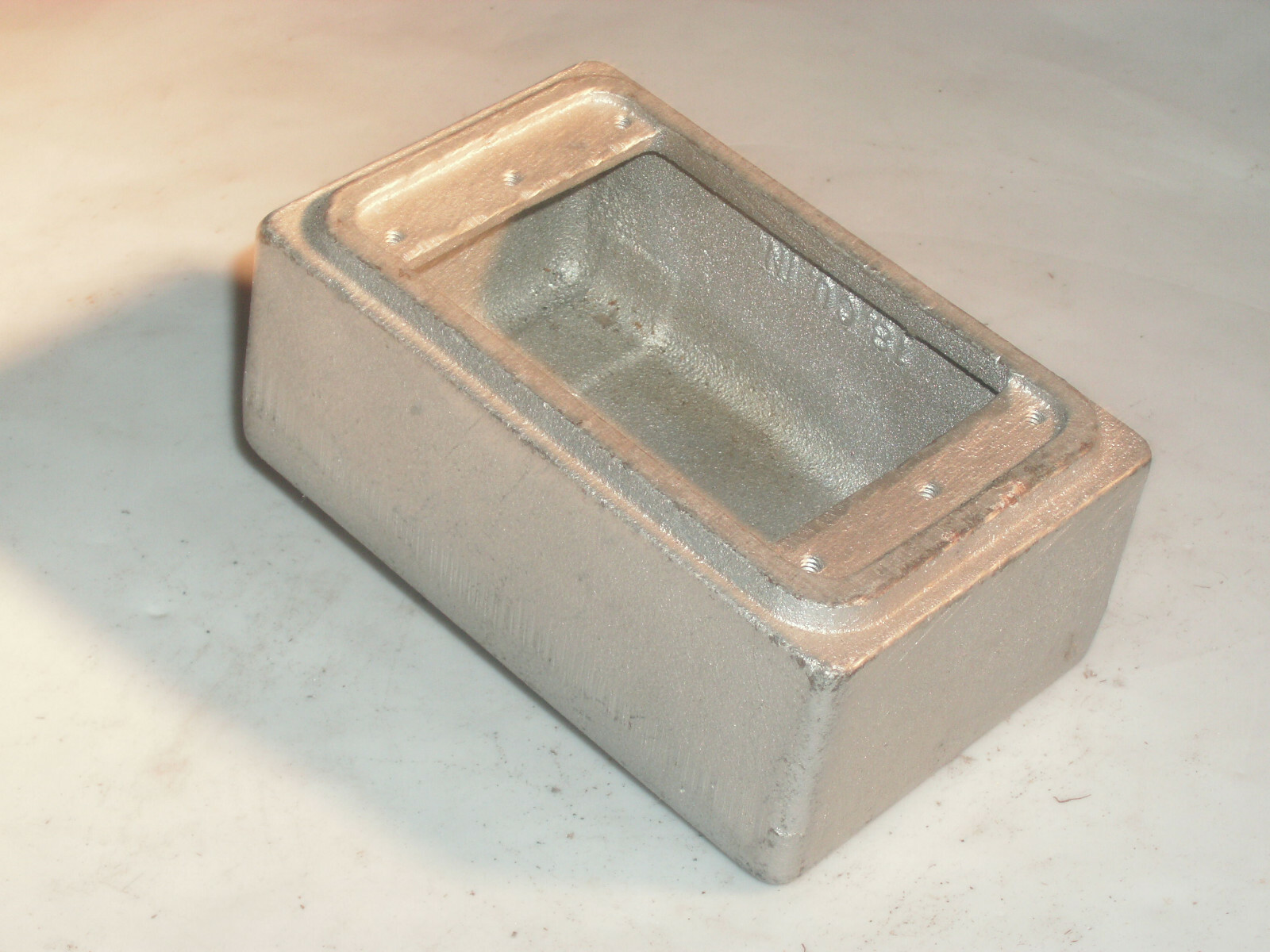 APPLETON FSA1 CAST DEVICE BOX 1 GANG BACK ENTRY 1/2″ HUB FSA-1