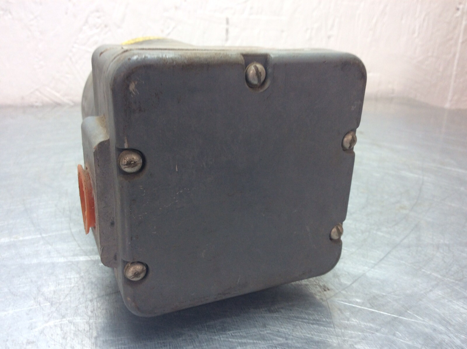 Euclid Electric 111CC1B Shaft Motion Switch Zero Speed Type F
