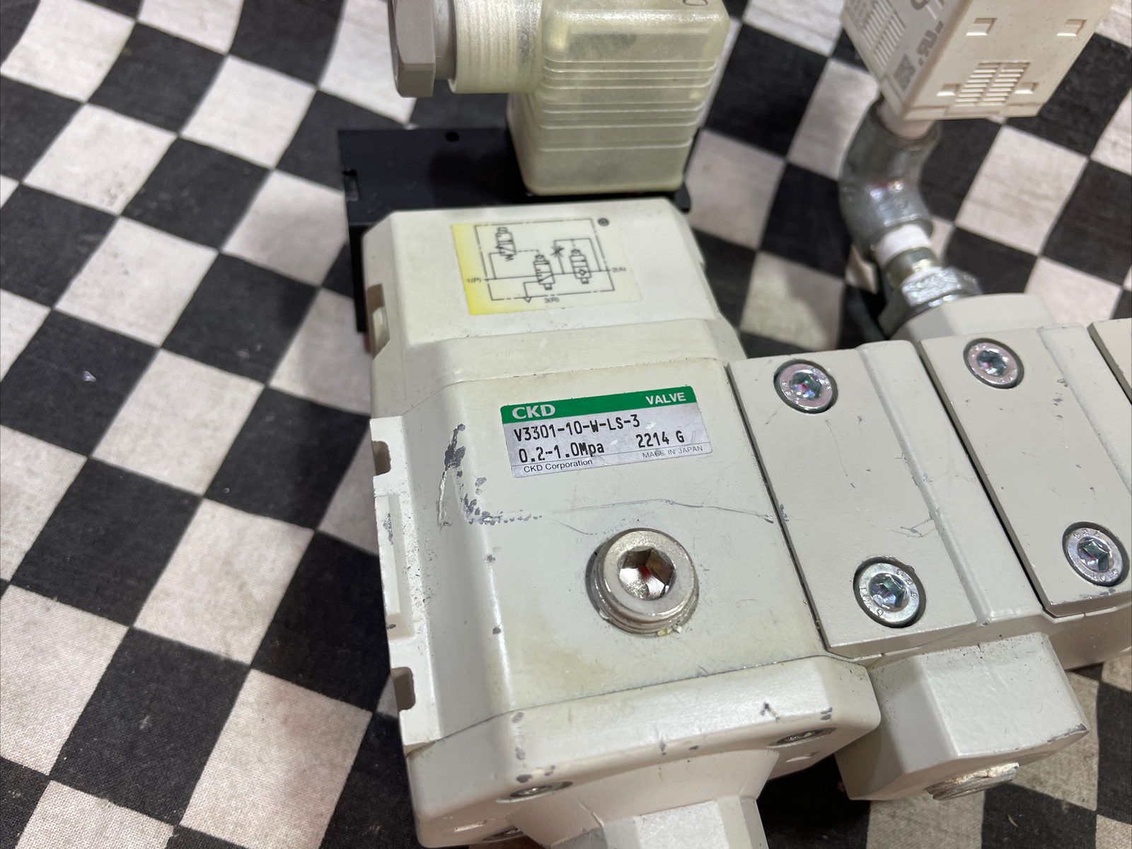 CKD V3301-10-W-LS-3, GFAG21-X0791, PPX-R10N-6M + CABLE SOLENOID, SLW-10A