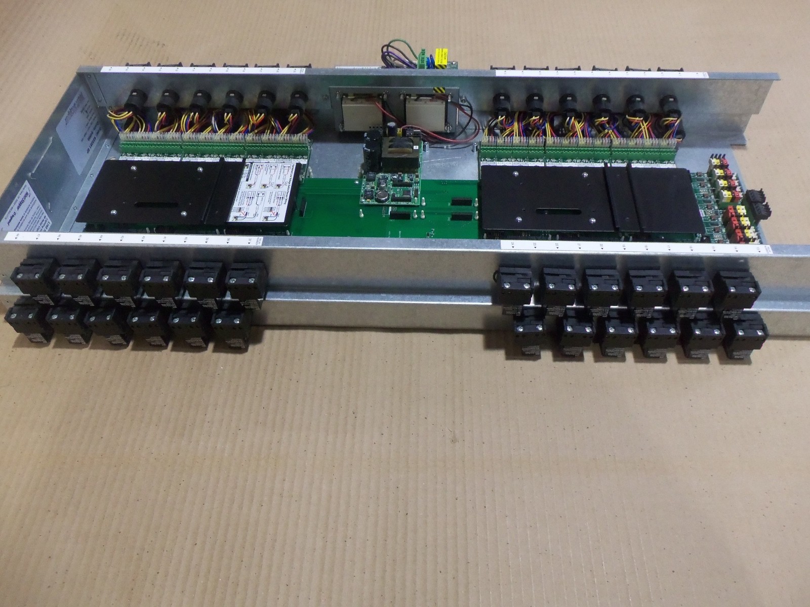 New Wattstopper LI48 115/277-48HD-1GS LI48 Relay Panel Interior