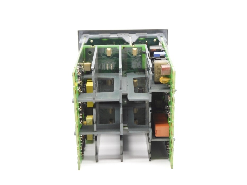 EUROTHERM 2604/VH/121/XX/D4/XX/D6/XX/XX/XX/A2/XX/ENG (NO COVER) NSNP