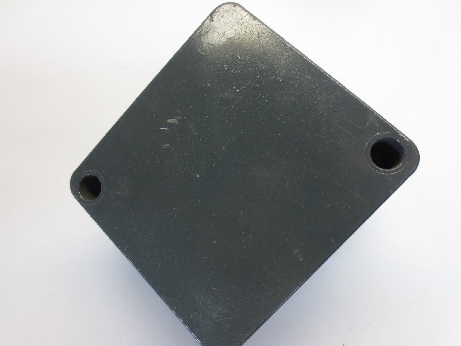 GLEASON-AVERY 1BX ONE-BUTTON CONTROL, MOMENTARY CONTACT – 3A 240VAC NEW SURPLUS