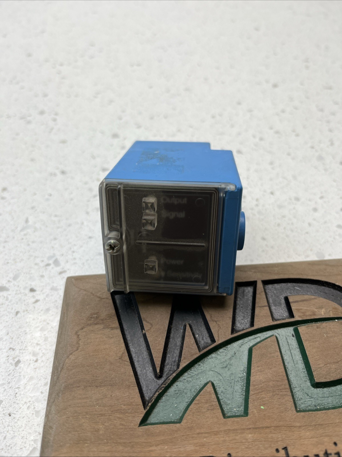 Sick WL2000-B5300 Photoelectric Sensor WL2000B5300 W/O Nut