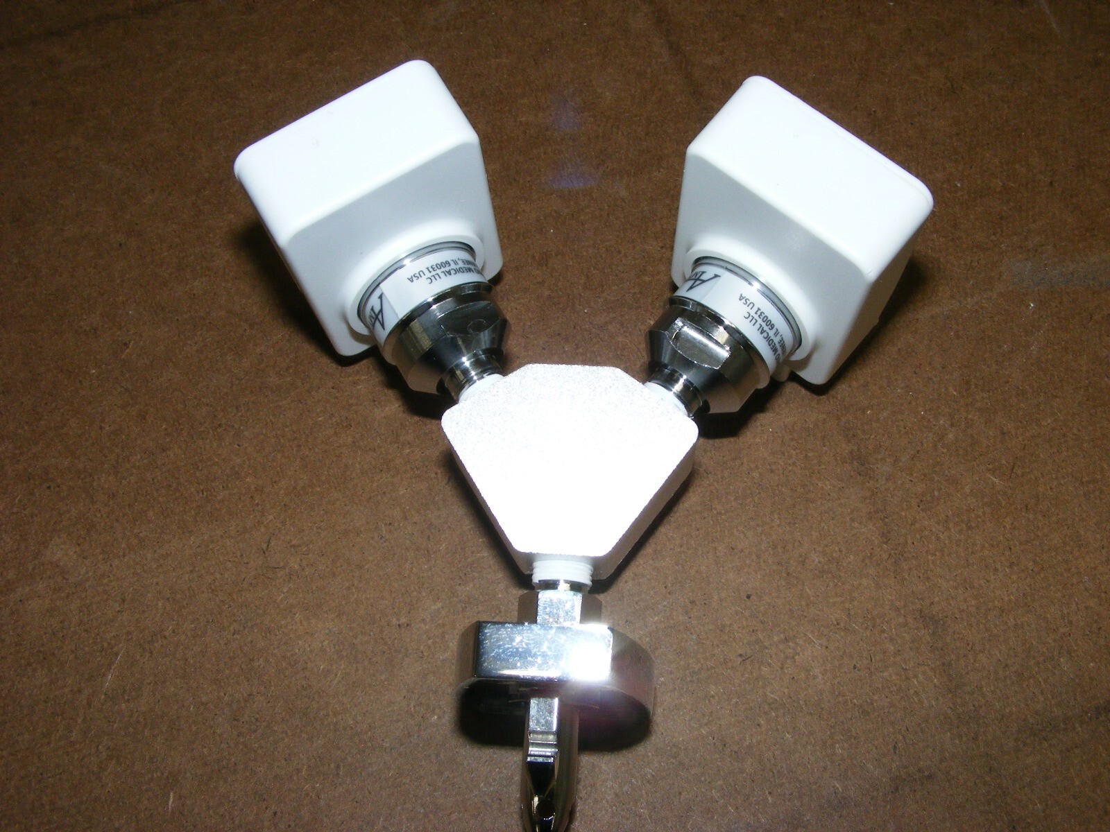 Ohio Medical YB-CO-CHUV-CH Chemetron Y Block Adapter Vacuum White