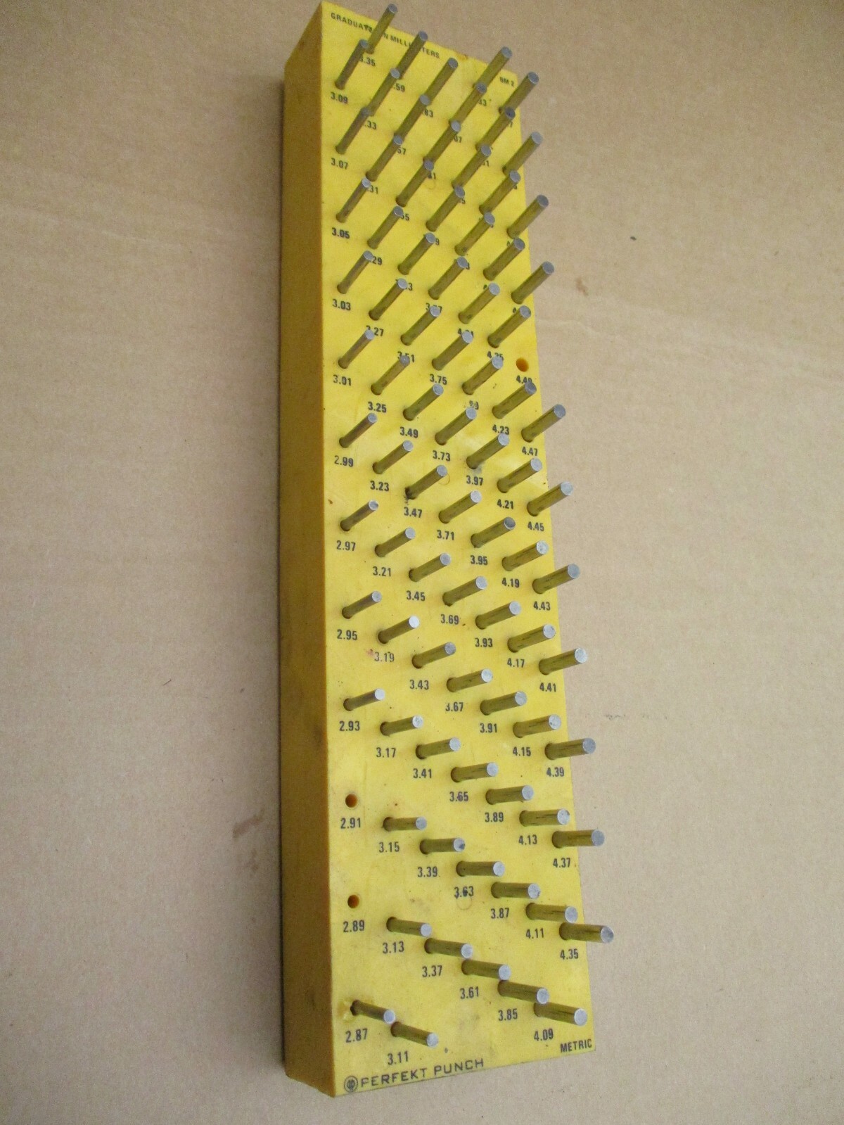 Pin Gauge Perfekt Punch Metric Graduated in Millimeters BM2 2.87~4.57 A2618DH