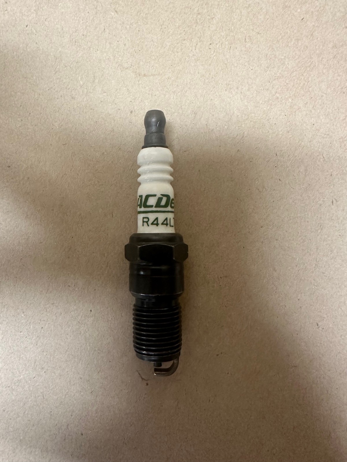 ACDelco R44LTS Spark-Plug, Box of 4 *NEW*