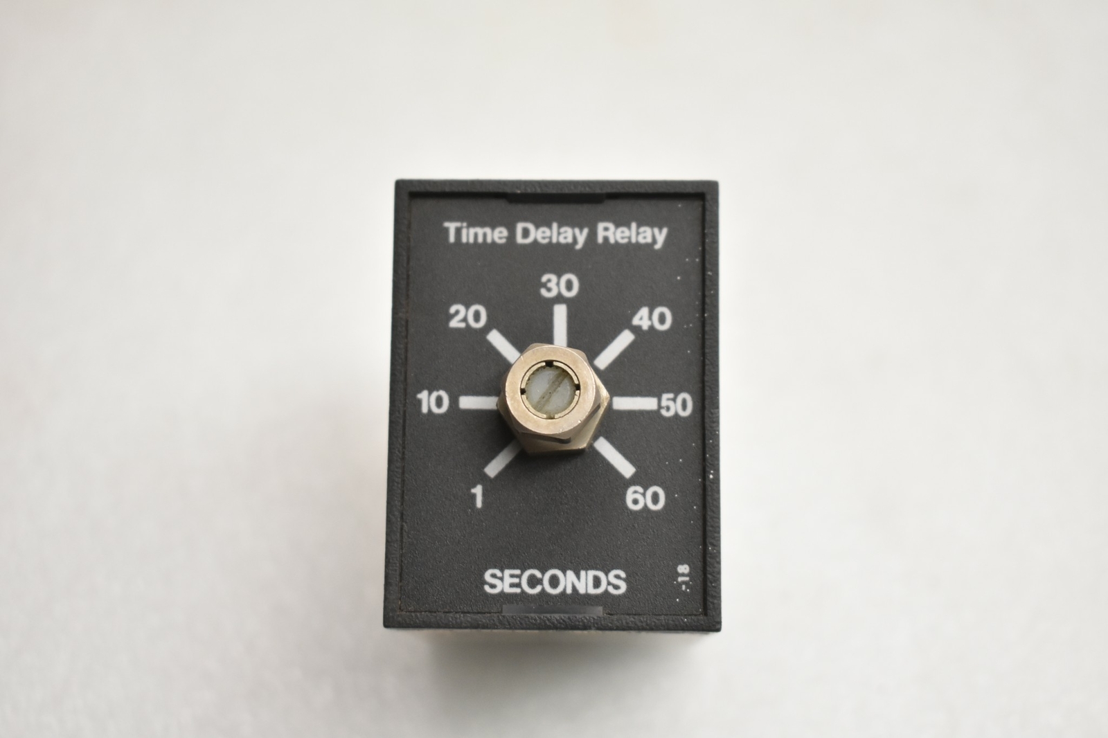 SSAC TRM120A3Y60 TIME DELAY RELAY 1-60 SEC W/ CUSTOM RB08-PC RELAY BASE