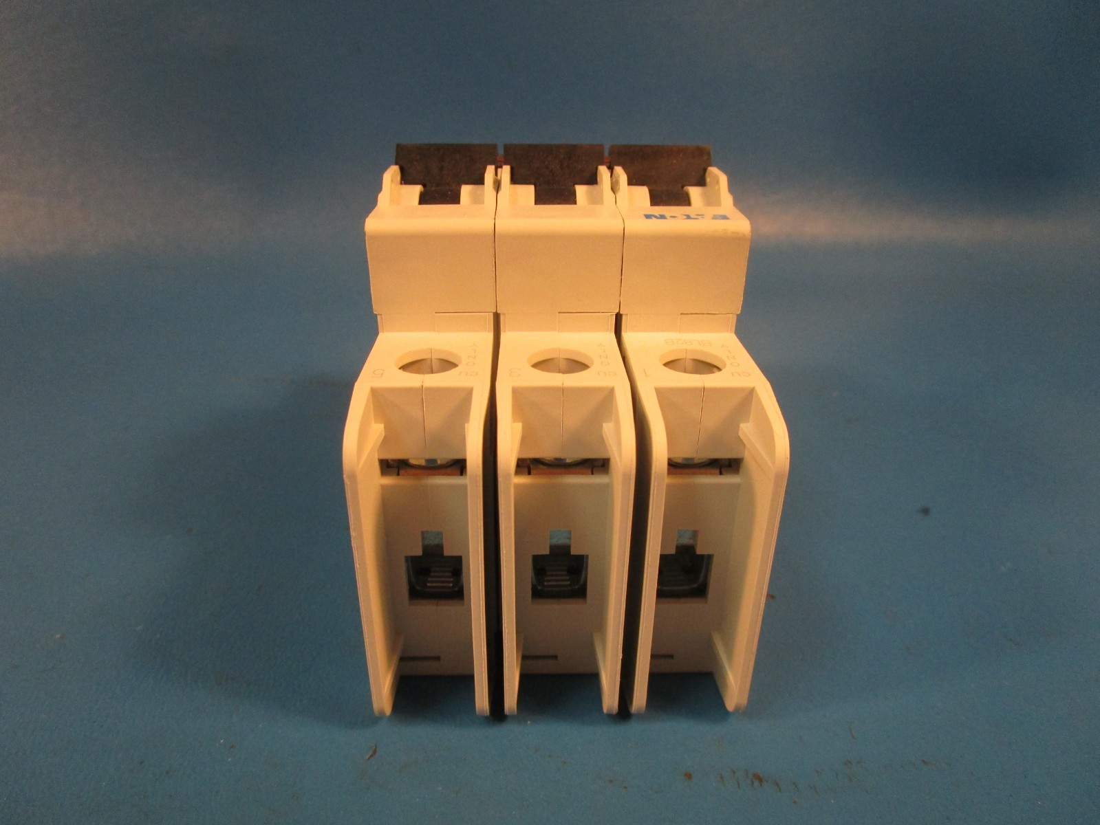 EATON FAZ-C15/3-NA, CIRCUIT BREAKER, THERMAL MAGNETIC, 14 KA, 15 AMP, 3 POLE, 27