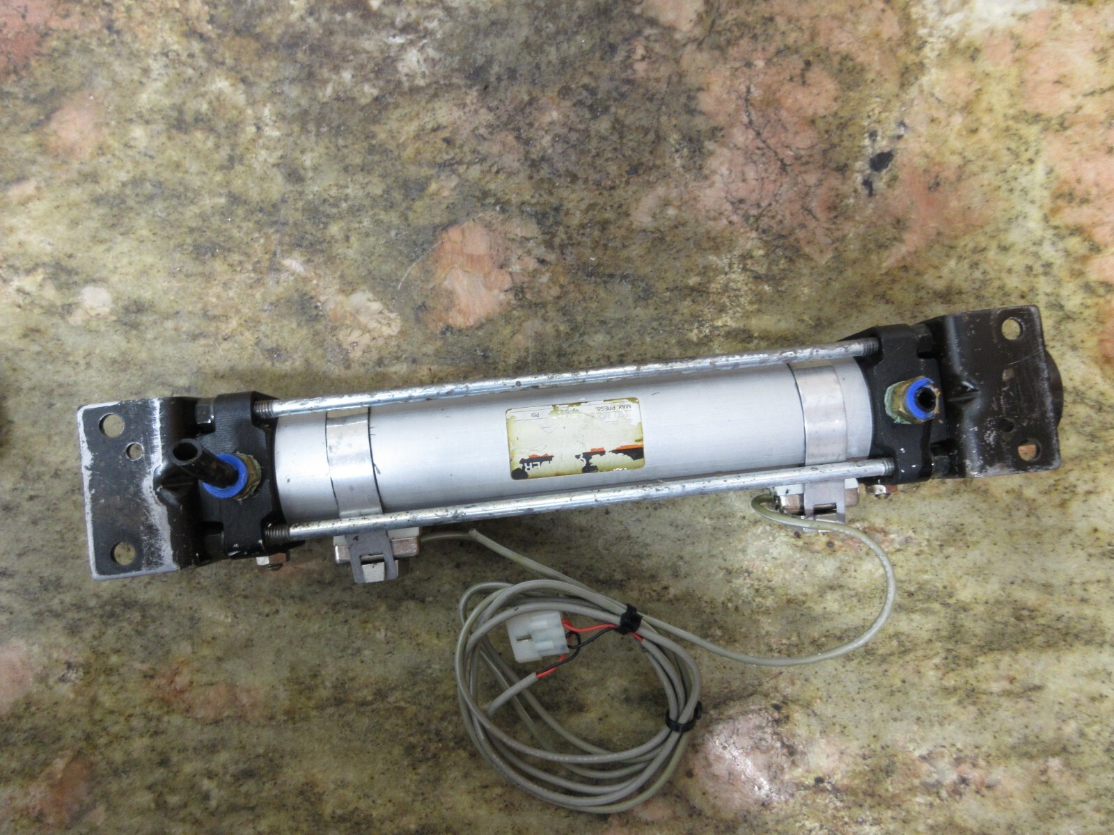 KIWA EXCEL 510 COLT CNC VERTICAL MILL AIR HYDRAULIC PNEUMATIC CYLINDER