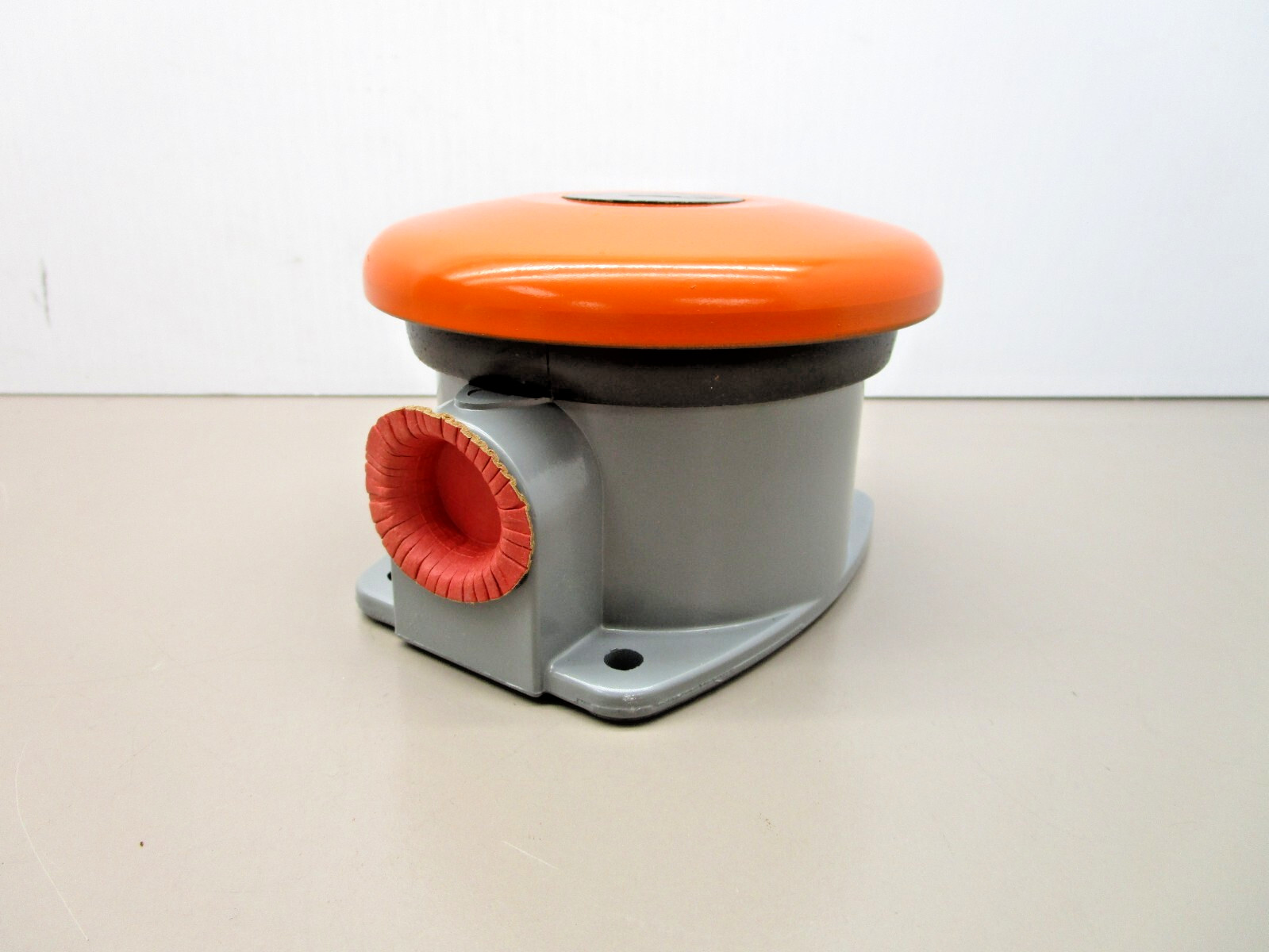 Cutler-Hammer 10251H30A Type D Mushroom Button Palm or Foot Operated Switch