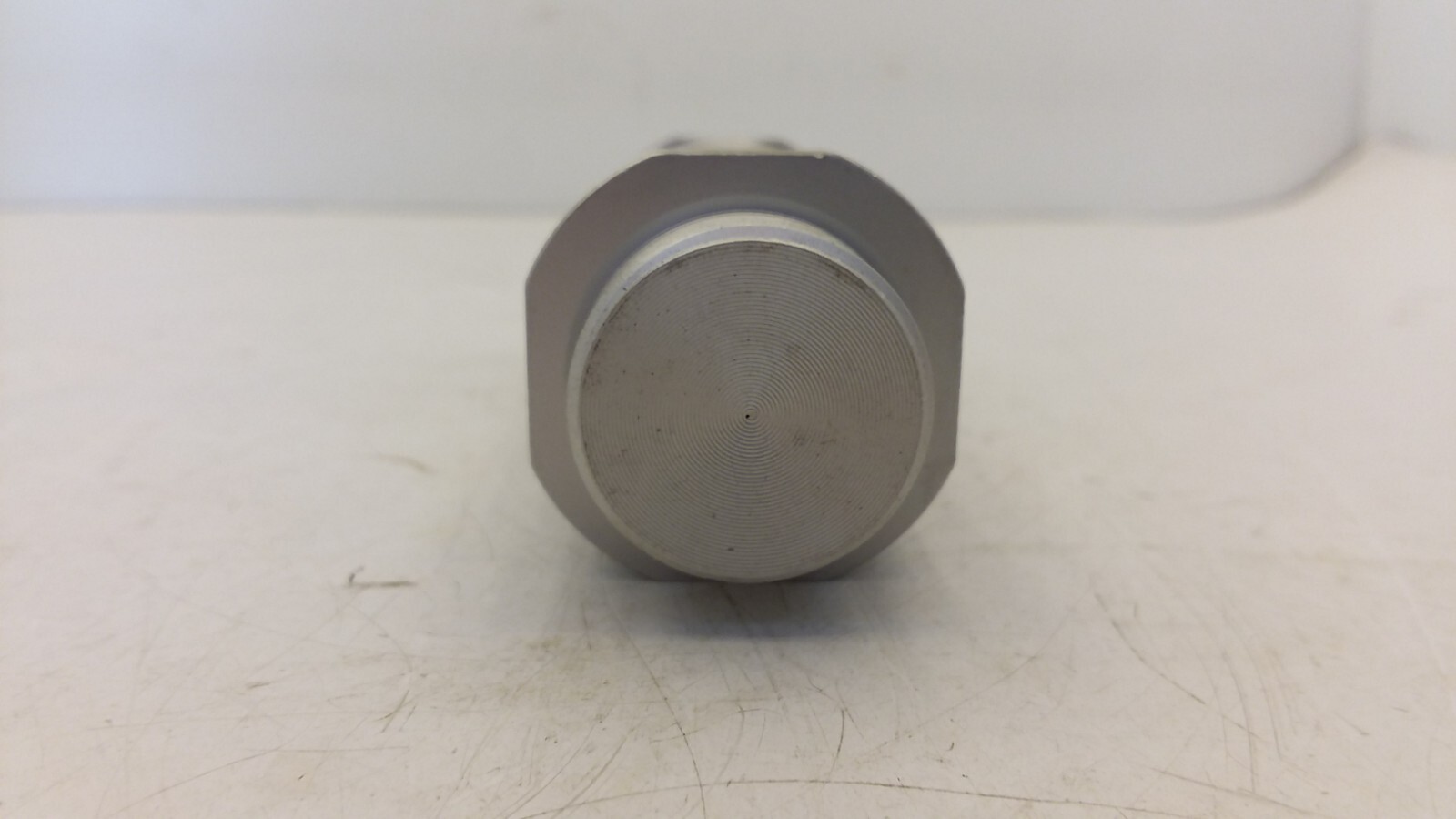 SMC CDM2B32-25Z PNEUMATIC CYLINDER 32MM 1/8″ 1MPA 25MM DOUBLE ACTING NNB