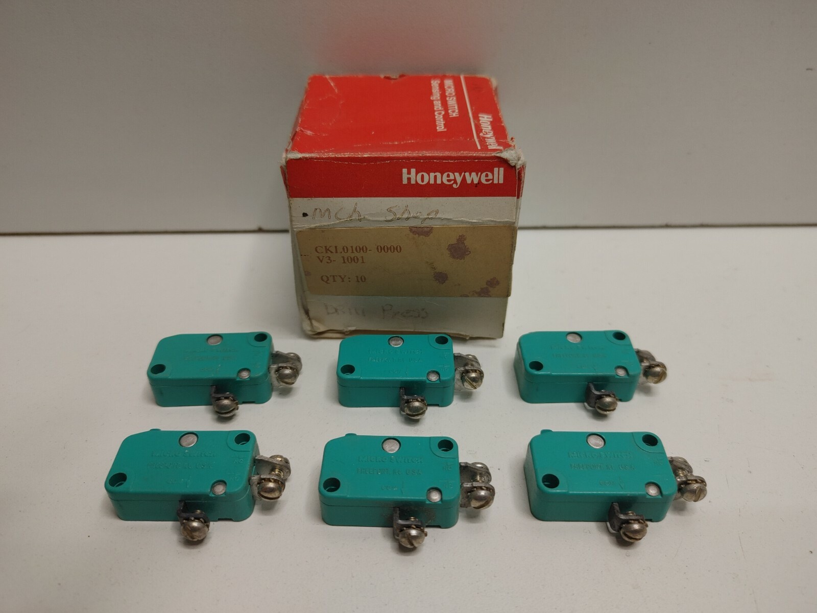 LOT OF 6 NEW OLD STOCK! HONEYWELL MICROSWITCH 10A PIN PLUNGER SWITCHES V3-1001