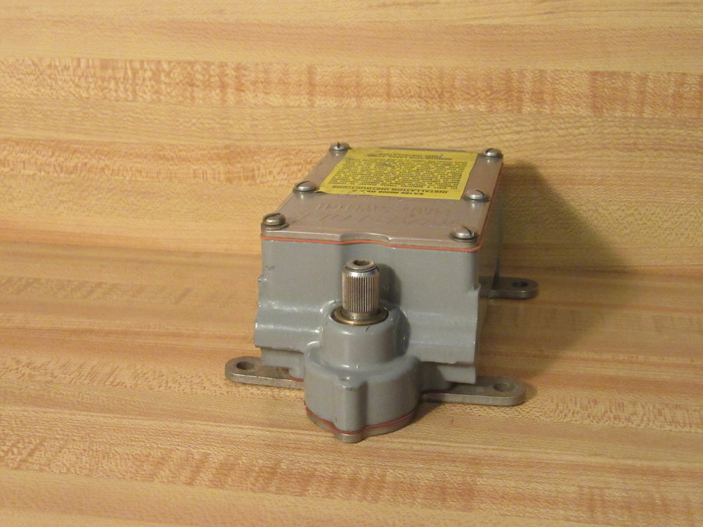 Danaher Controls EA170 25302 Limit Switch EA17025302 Rev A