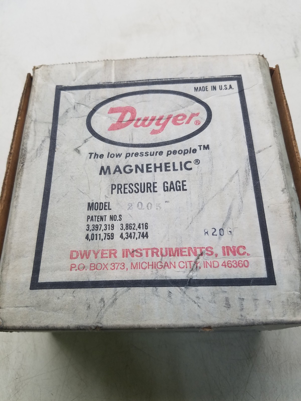 DWYER DIFFERENTIAL PRESSURE GAGE