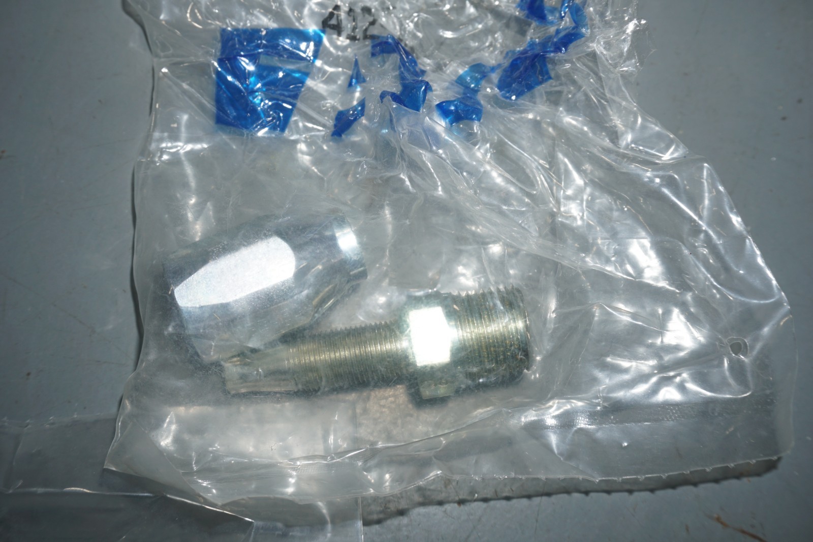 Aeroquip 412-4-6S 1/4-18 NPTF/SM X 3/8 REUSABLE FITTING, Free Shipping, 3 Pieces