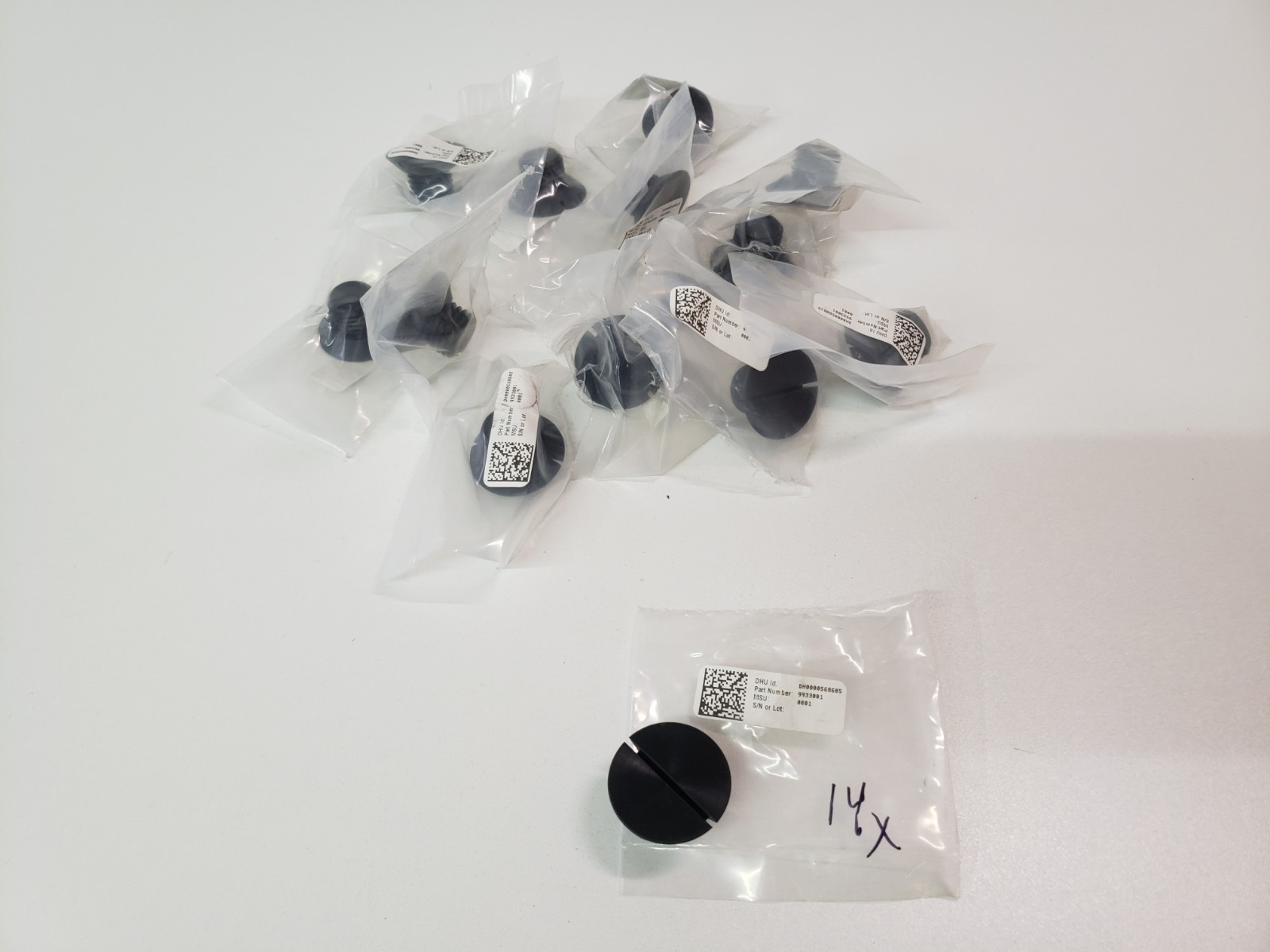 LOT of 14 – UNUSED – TKE ThyssenKrupp 9933001 Plastic Threaded Plug