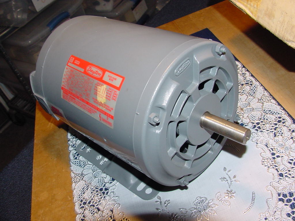 Dayton 3N693, AC Motor, 2HP, 230/460V, 1725RPM, 3 Phase, 60Hz, 58H Frame, NEW