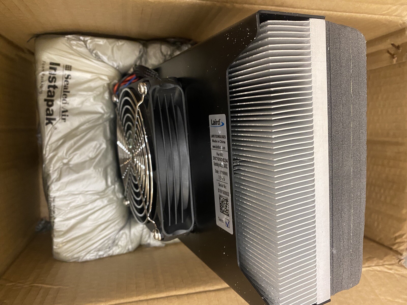 Laird Thermal Systems 387000624 SuperCool Series – Direct-to-Air – Thermoelec…
