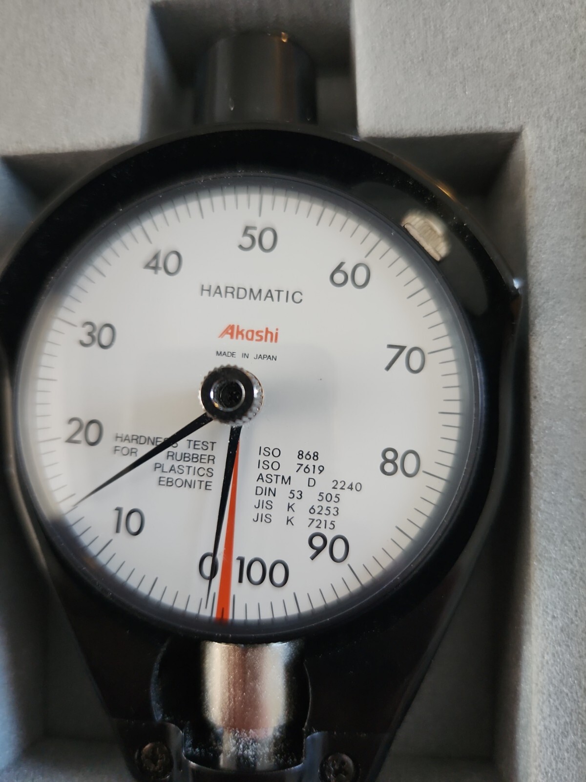 MITUTOYO Durometer HH-313 Used type D rubber plastic ebonite