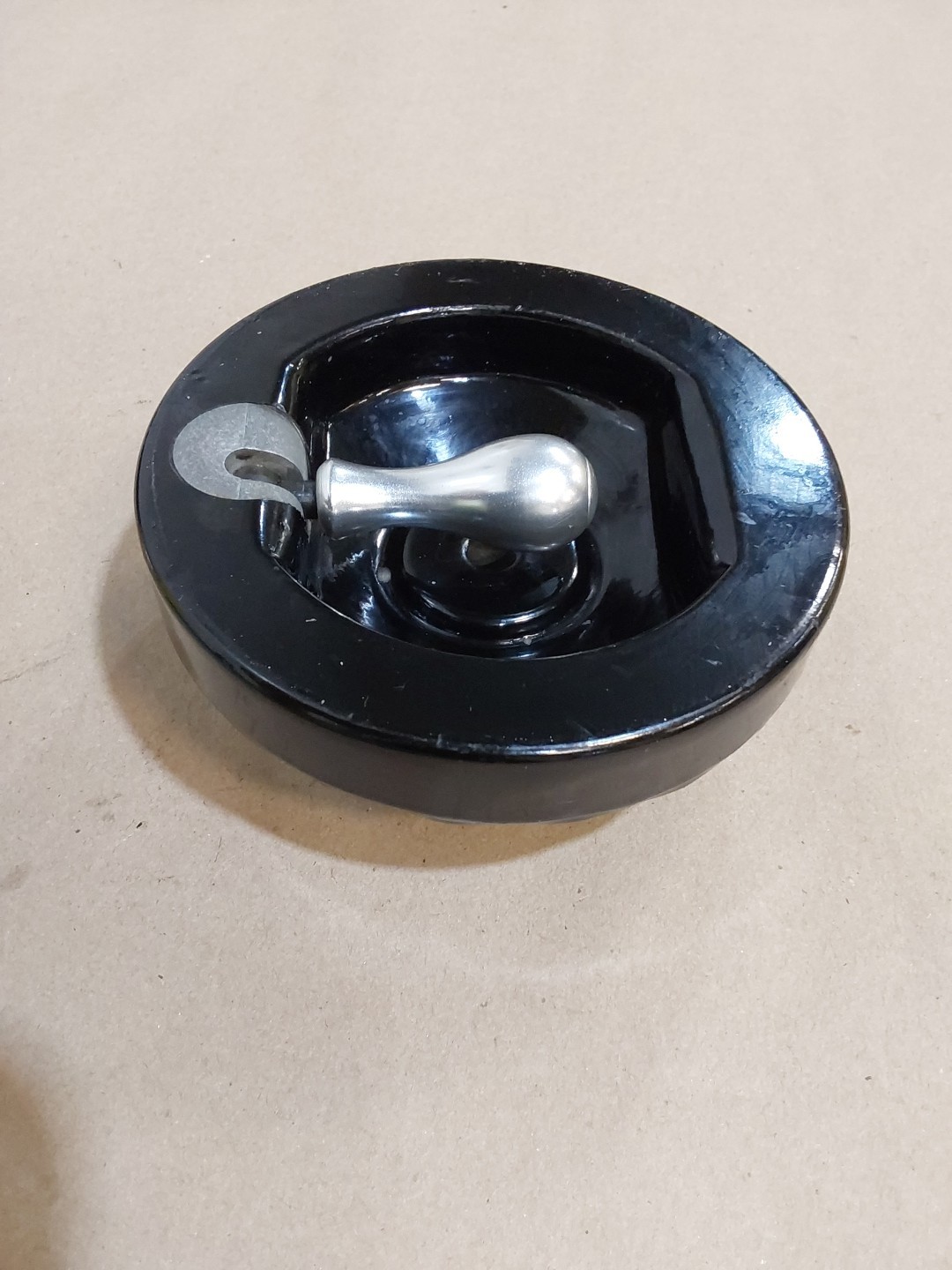 HANDWHEEL CRANK 5″ 3/8 Hole
