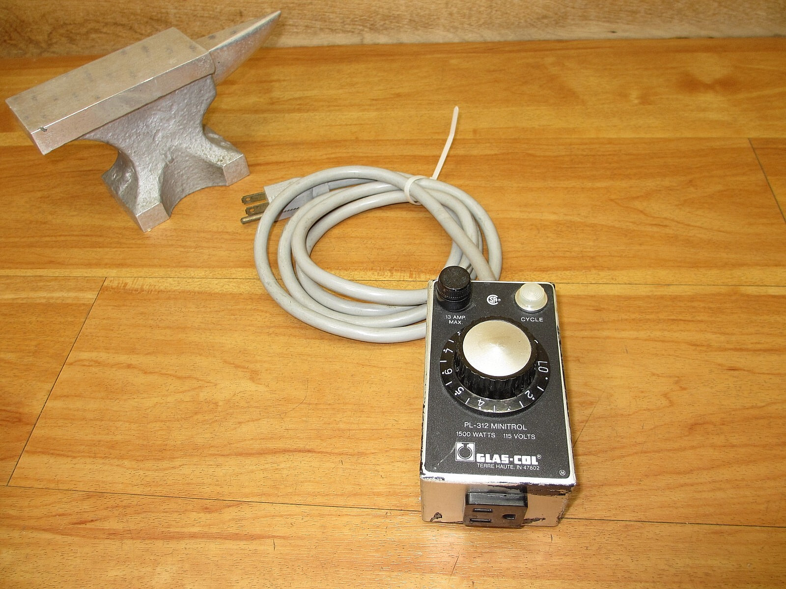 Glas-Col PL-312 Minitrol *USED POWERS UP* Power Control 1500 Watts 115VAC