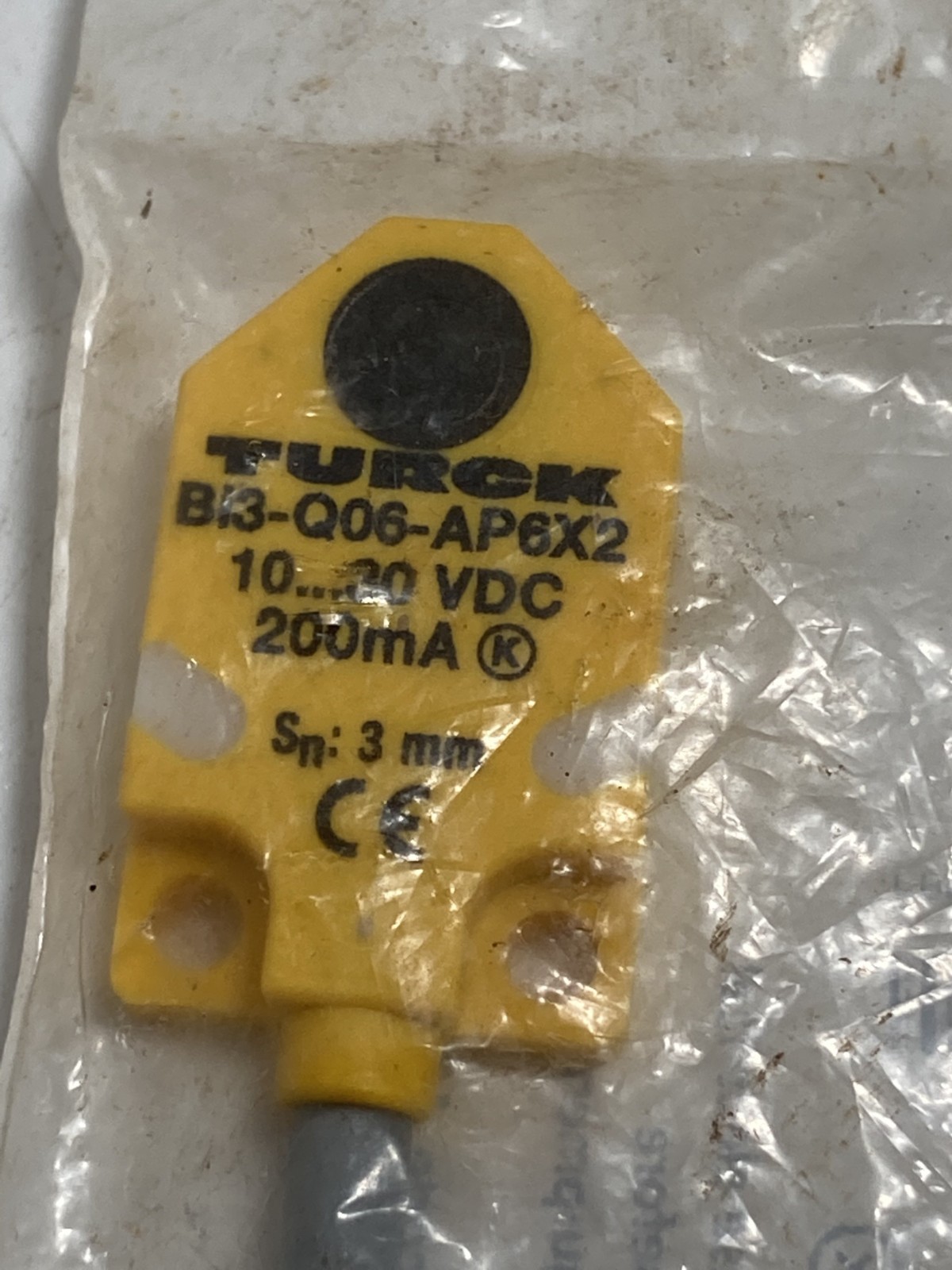 TURCK B13-Q06-AP6X2-0.2-RS4T (1620193) SENSOR 10-30VDC 200MA 3MM SENSING NIB
