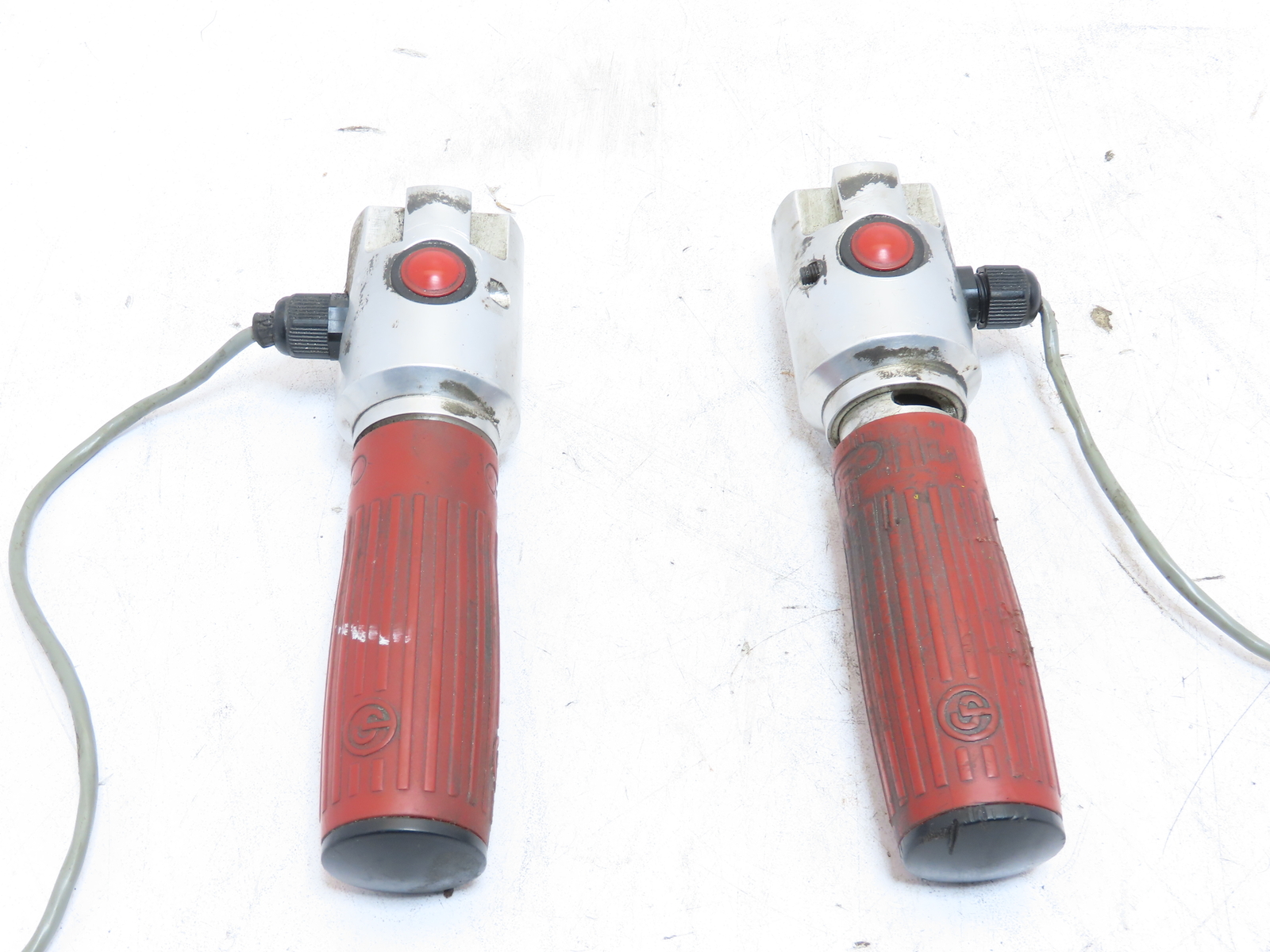 Chicago Pneumatic 2-Hand Safety Thumb Switch Left/Right Set 1-N.O. Contact