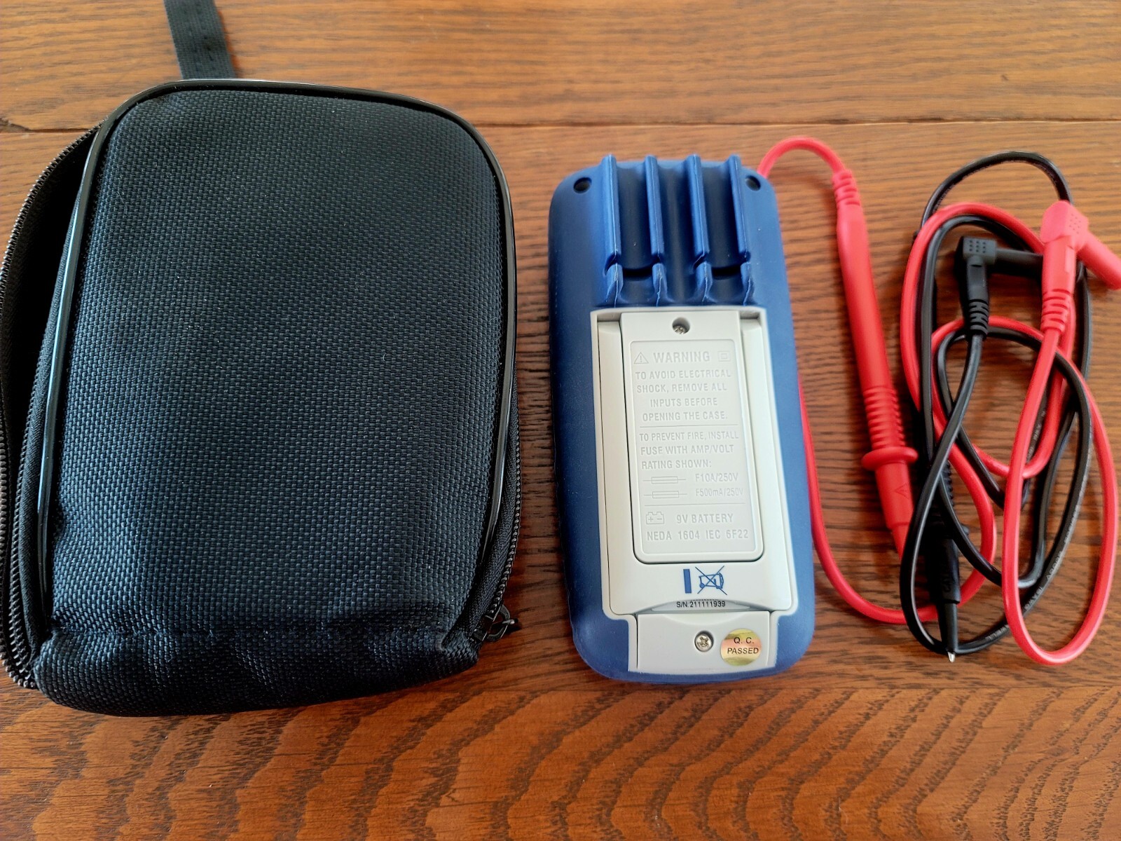 Digi-Sense 20250-51 Auto Ranging Compact DMM, CAT III, 600 V