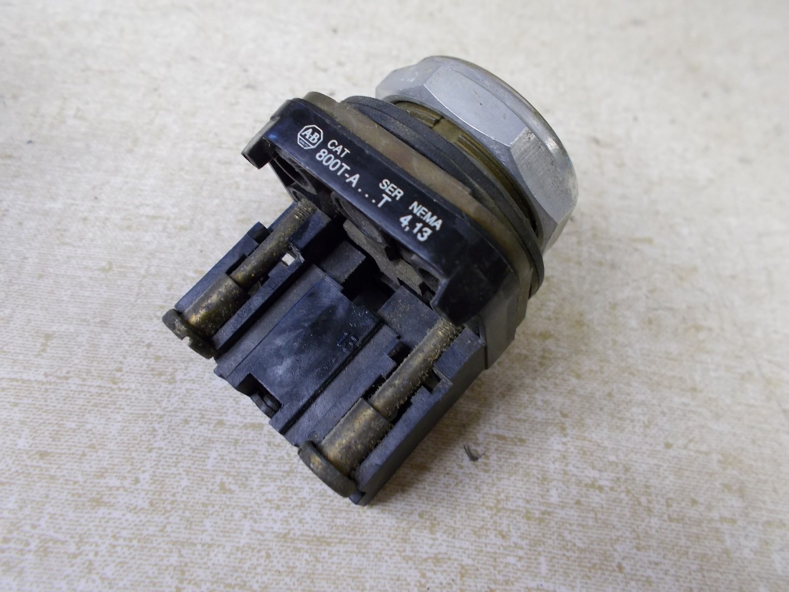 Allen Bradley Black Push Button Switch Cat 800T-A Series T w/ 1 Contactor