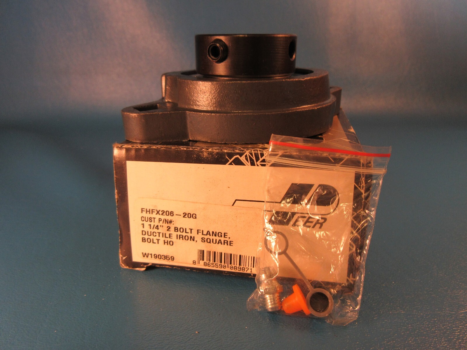 PEER FHFX206-20G, 2 Bolt Flange Unit, Eccentric Locking Collar, Single Lip Seals